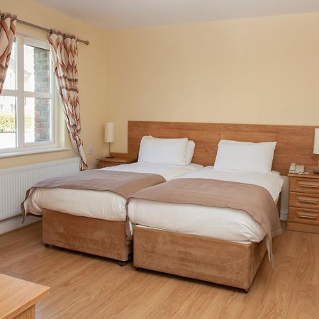 Knightsbrook Hotel Courtyard Accommodation 트림 외부 사진
