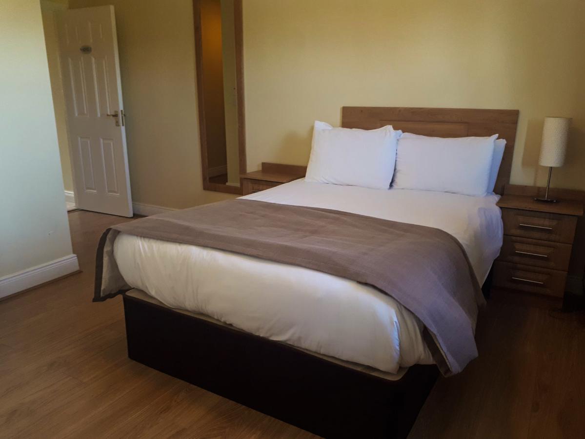Knightsbrook Hotel Courtyard Accommodation 트림 외부 사진
